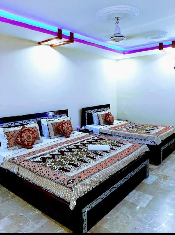 Galaxy Palace Near Millennium Mall Карачи Екстериор снимка