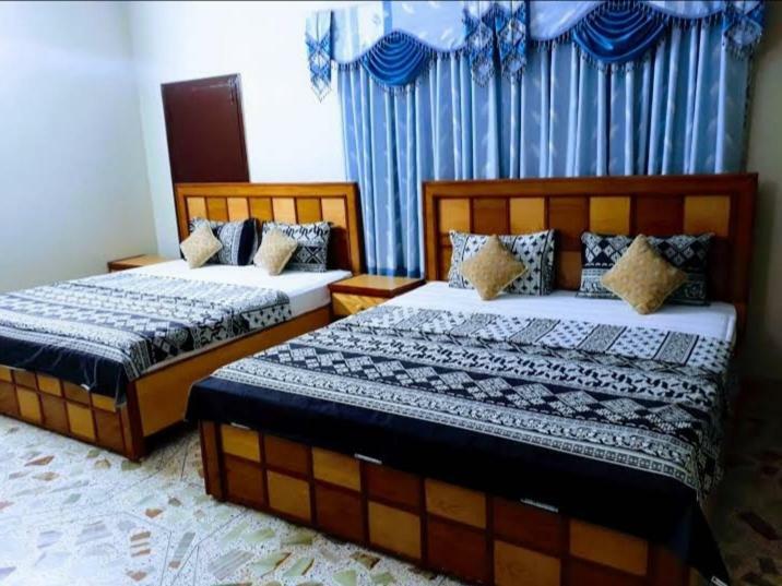 Galaxy Palace Near Millennium Mall Карачи Екстериор снимка